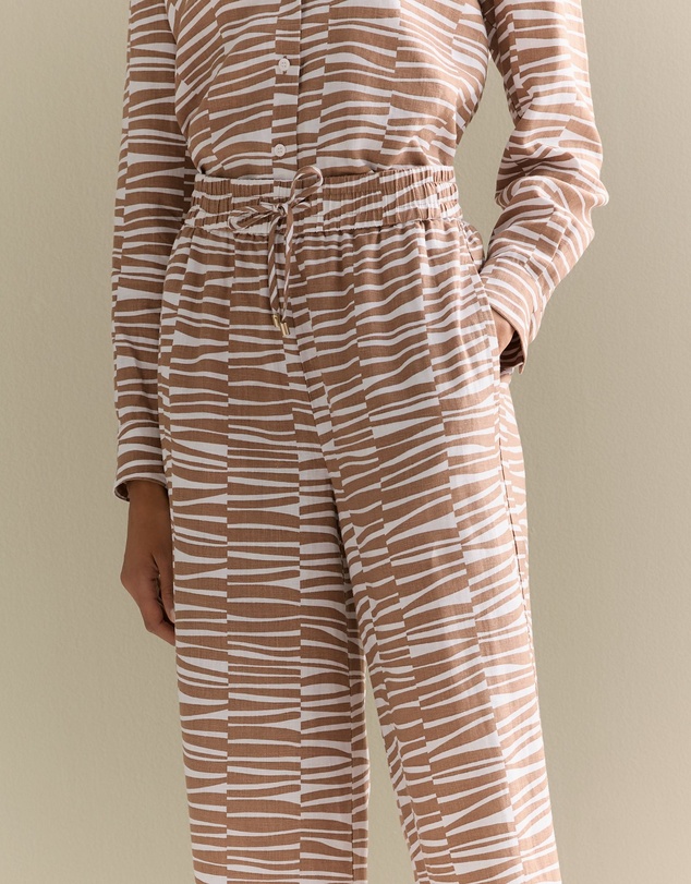Trenery - Linen Abstract Geo Print Pull On Pant in Hazel