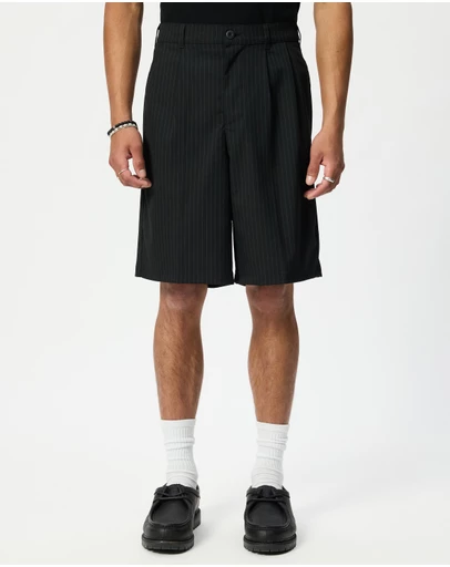 X-Large - Amplify Pleated Shorts