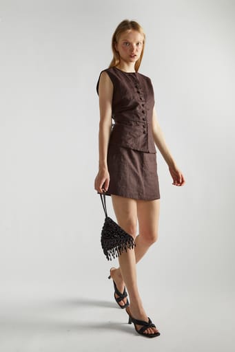 DARK BROWN