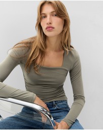 UNISON - Ruched Detail Long Sleeve Top