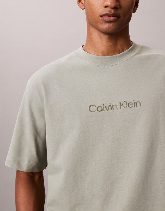 Calvin Klein - Standard Logo Relaxed Tee