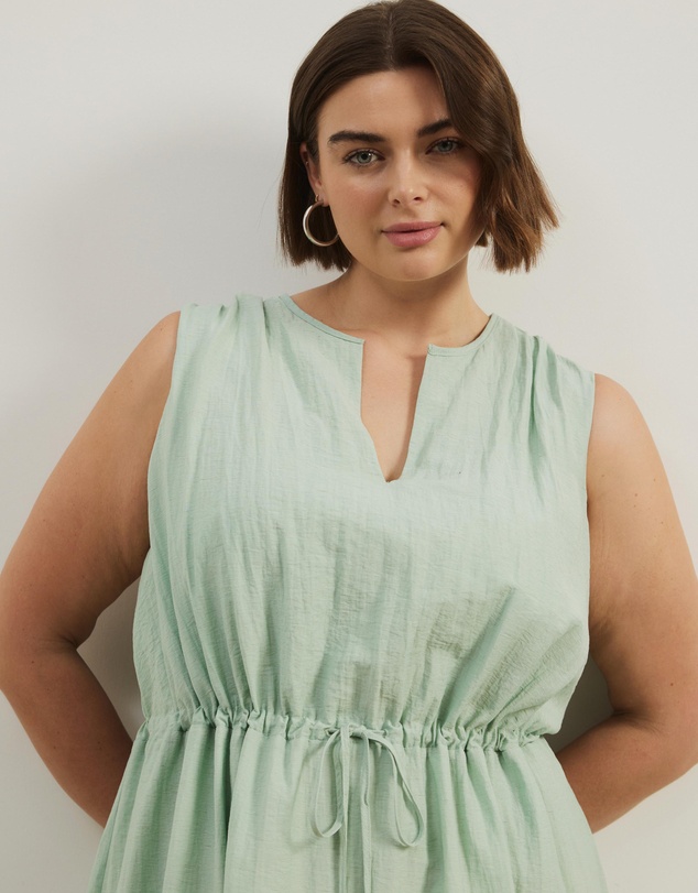 Atmos&Here Curvy - Verity Tiered V Neck Maxi Dress
