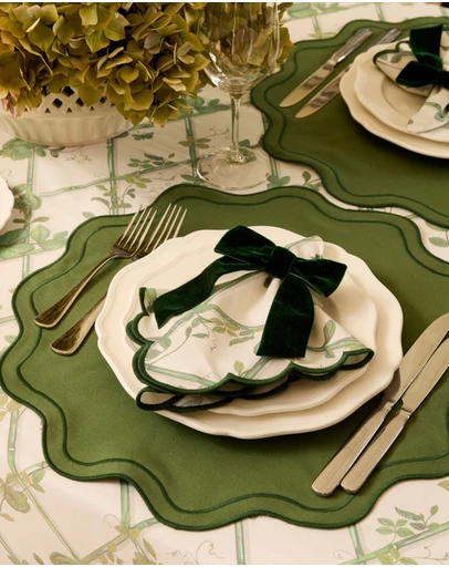 Tablescaped - MHI Petit Ivy Collection - Set of 4 Placemats