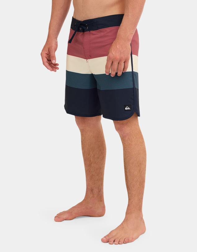 Quiksilver - Mens Surfsilk Scallop 18