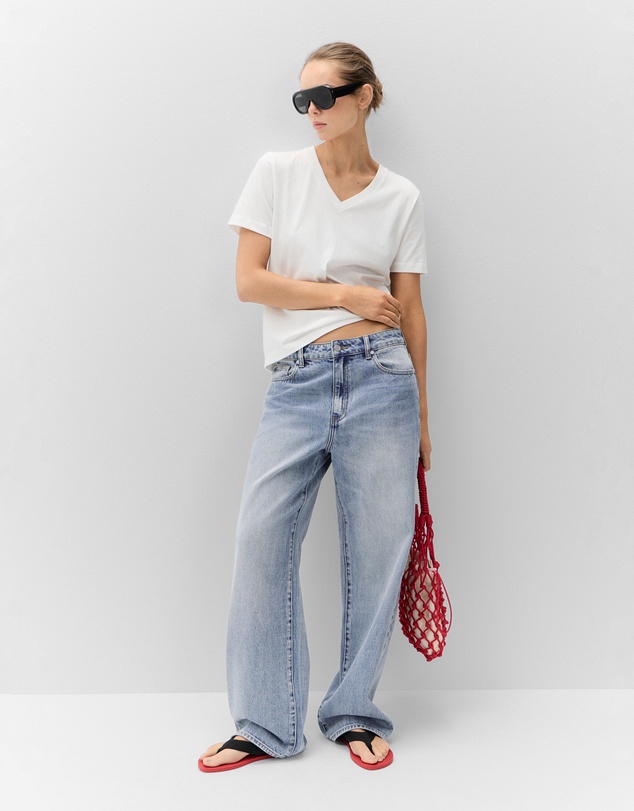 UNISON - The Classic V Neck Tee