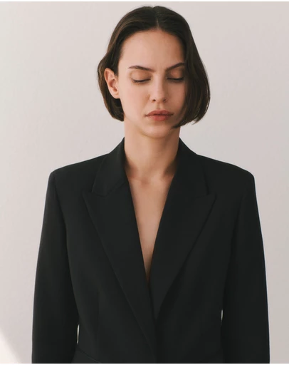 Trenery - Single Breasted Cropped Blazer in Black
