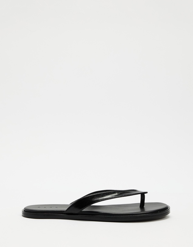 AERE - Round Toe Leather Thongs