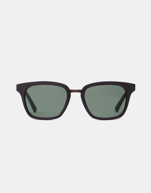 Otis - Fiction - Polarised