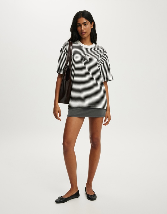 Cotton On - The Boxy Graphic Tee