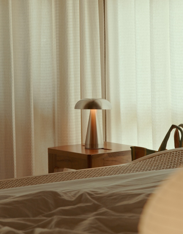 Dennis Did It - Portable Metal Touch Lamp Aluminium