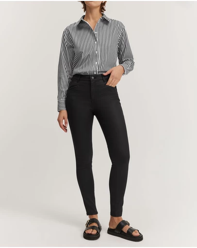 Country Road - Coated Mid Rise Fitted Jean
