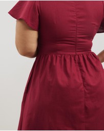 Atmos&Here Curvy - Jade Flutter Sleeve Midi Dress