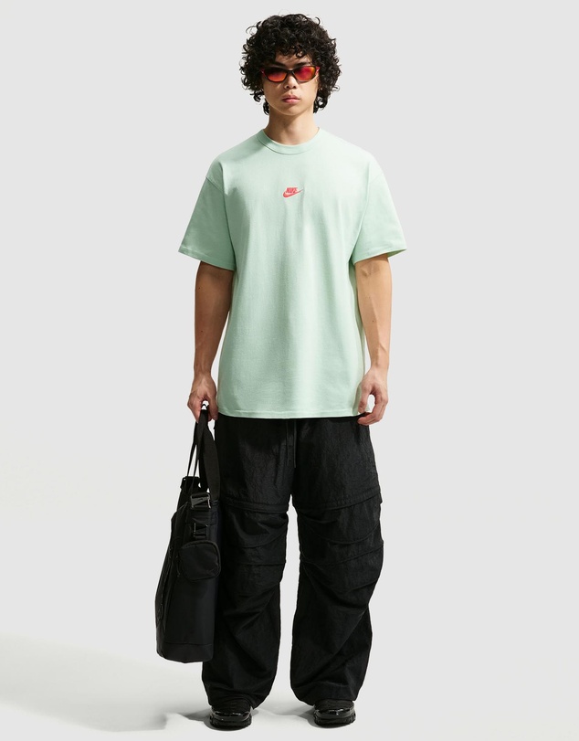 Nike - Nike Sportswear Premium Essentials T-Shirt