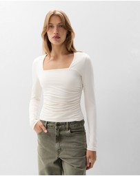 UNISON - Ruched Detail Long Sleeve Top