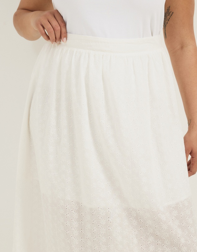 Atmos&Here Curvy - Luci Broderie Long Midi Skirt