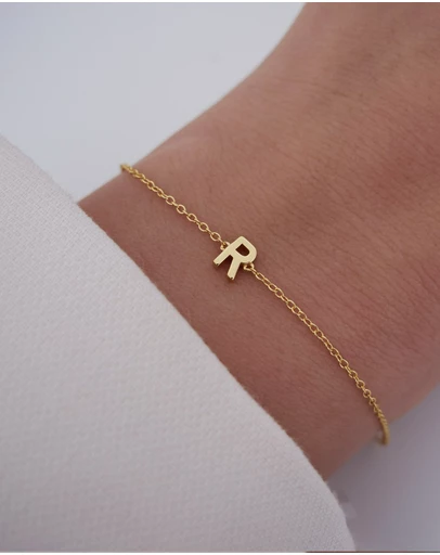 The Silver Collective - Petite A-Z Letter Bracelet Gold - R