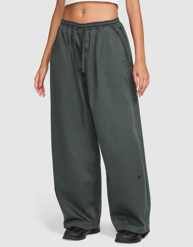 Nike - Nike Sportswear Oversized Low-Rise Utility Pants
