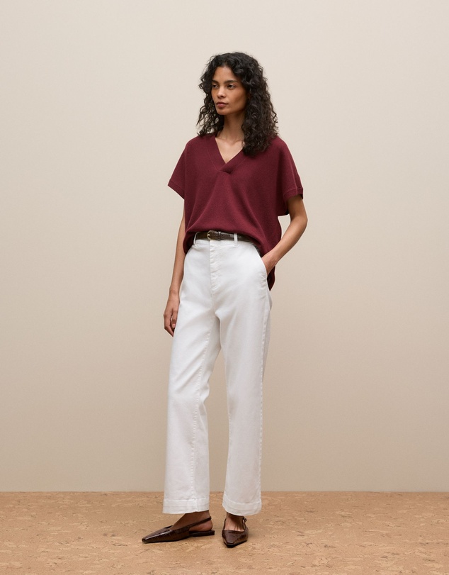 Trenery - Merino Cashmere Relaxed V Neck Knit in Auburn