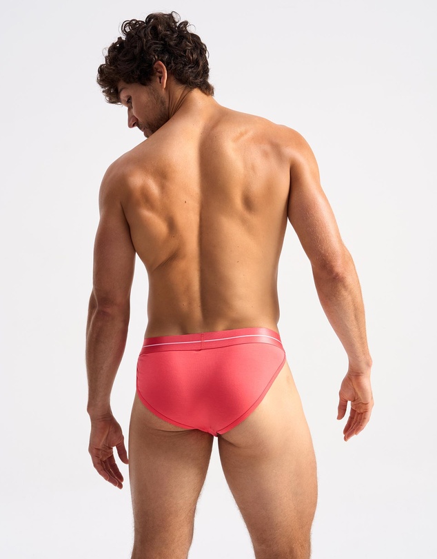 TEAMM8 - Icon Sport Brief