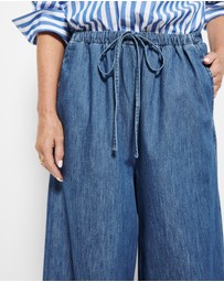 Commonry - Theresa Pant