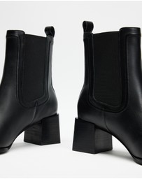 Atmos&Here - Elsa Leather Ankle Boots