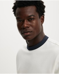 Cotton On - Cropped Fit T-Shirt