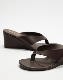 Dazie - Erin Thong Wedge Heels