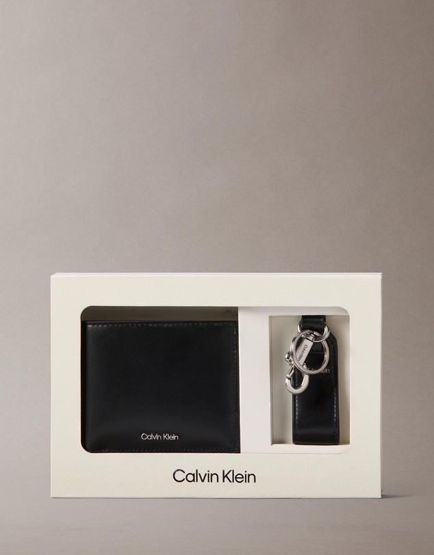 Calvin Klein - Raised Billfold With Coin And Key Fob