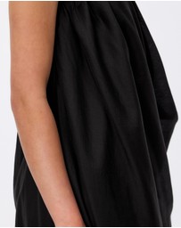 Minima Esenciales - Lana Draped Maxi Dress