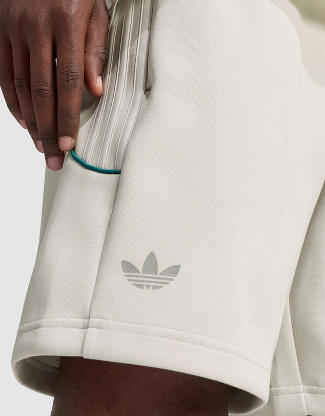 adidas Originals - LFC Spacer Teamgeist 26 Shorts