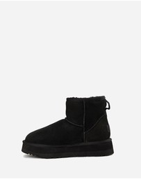 Ozwear Connection Uggs - Ugg Classic Platform Mini Boots (Water Resistant)