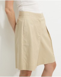 Calli - Harp Tuck Front Shorts