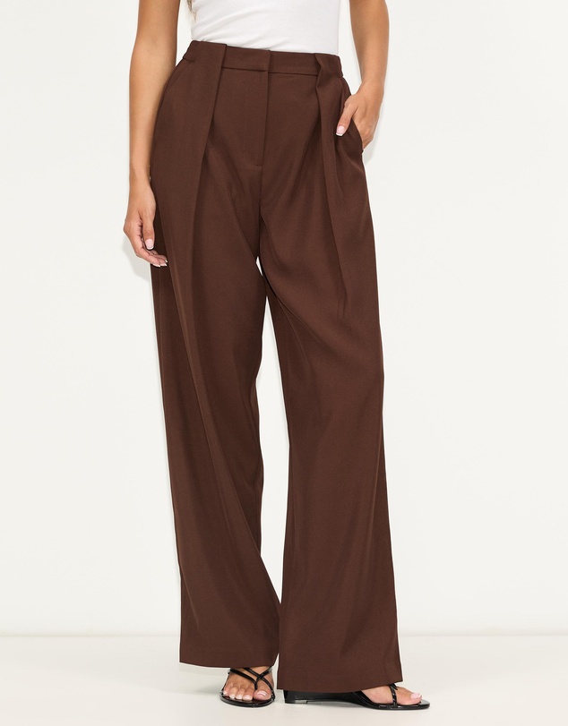 Dazie - Own It Pleated Tailored Pants