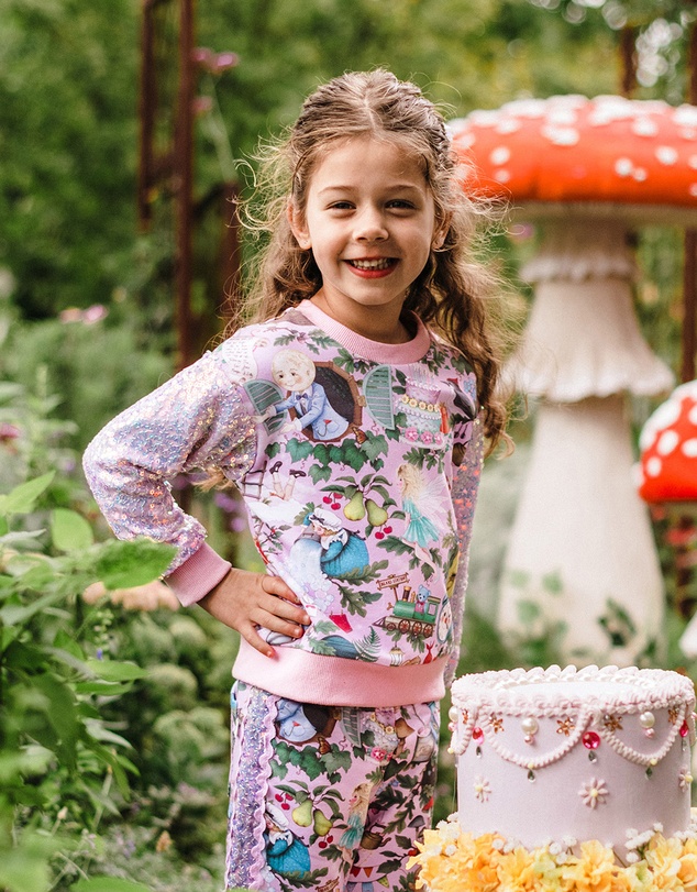 Fleur Harris - 'Faraway Friends' Sweater in Lilac