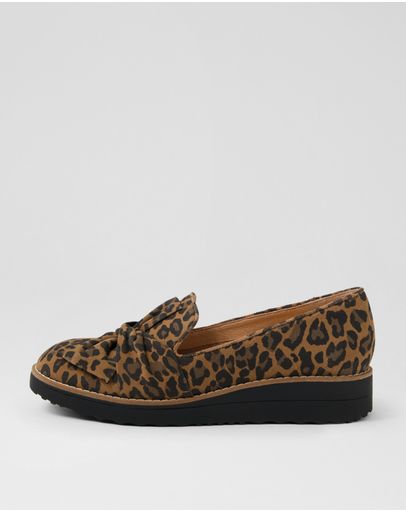 CAMEL LEOPARD
