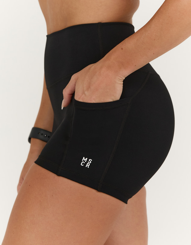 Muscle Republic - Sculpt Bonded Waist Pocket Mini Shorts