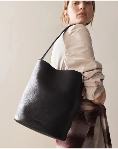 The Horse - Esme Tote
