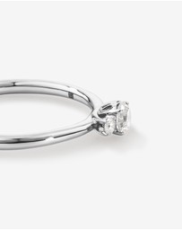 Michael Hill - 0.30 Carat TW Round Brilliant Diamond Three-Stone Engagement Ring in 14kt White Gold