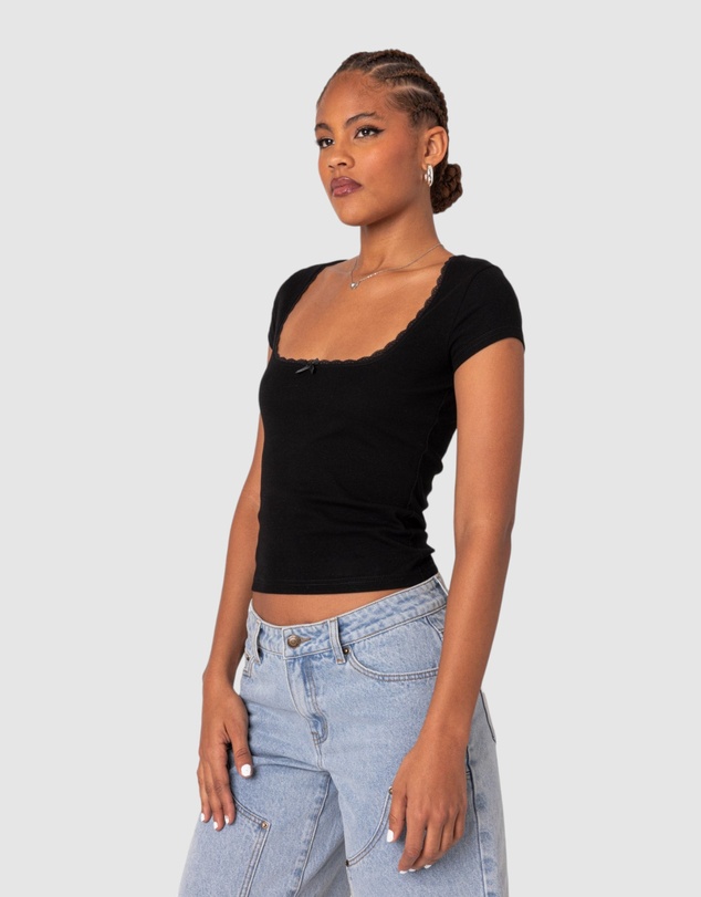 EDIKTED - Priscilla Lace Trim T Shirt