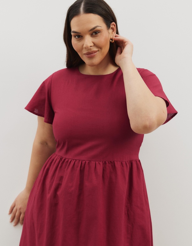 Atmos&Here Curvy - Jade Flutter Sleeve Midi Dress
