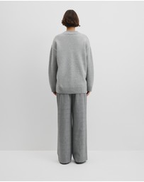 Country Road - Extrafine Merino Longline V-neck Neck Knit