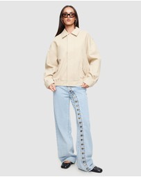 Lioness - Kenny Bomber