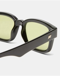 Le Specs - Recarmito