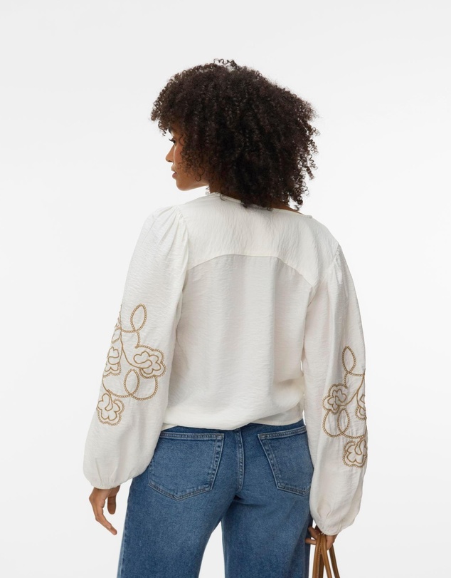 Vero Moda - Anya Embroidered Top