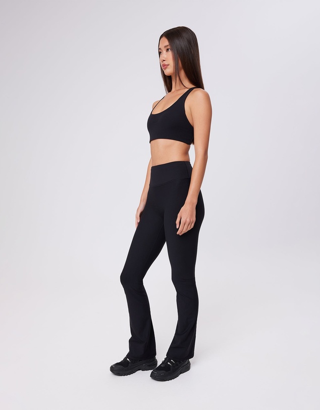 Upstate - Air Sculpt Strappy Crop - Black
