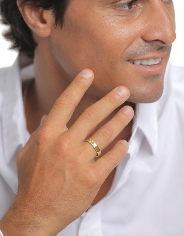 Kuzzoi - ICONIC EXCLUSIVE - Hammered Band Ring in Gold-Plated 925 Sterling Silver
