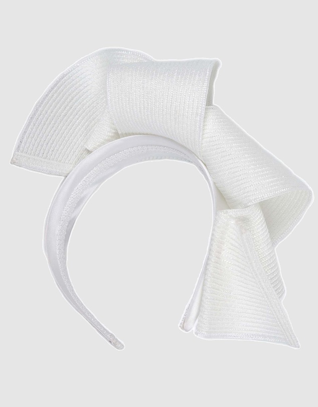 Max Alexander - Large Wavy White Racing Fascinator