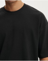Cotton On - Cropped Fit T-Shirt