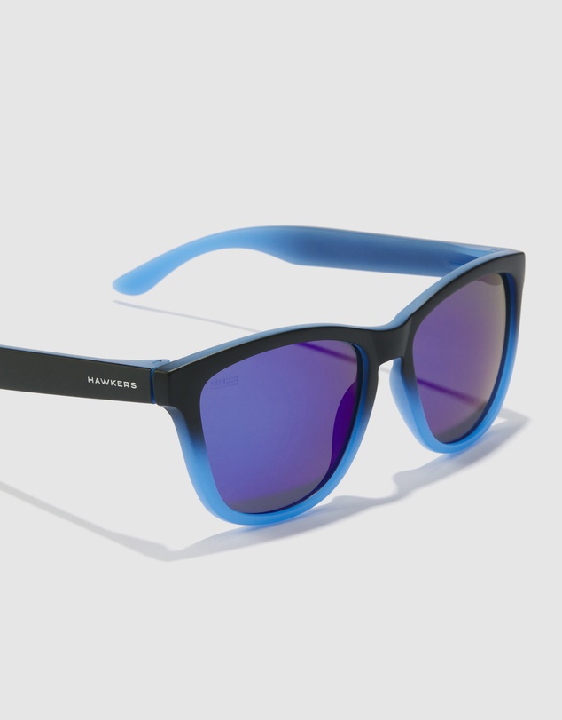 Hawkers Co - HAWKERS - Polarized Mirror Sky ONE Sunglasses for Men and Women UV400