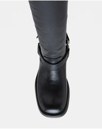Steve Madden - Astor Black Leather Boots